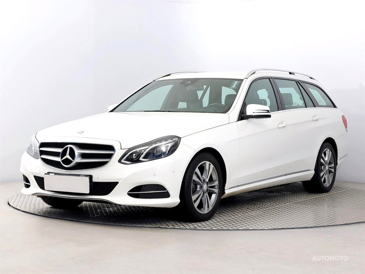 Mercedes-Benz E, 2013 - pohled č. 3