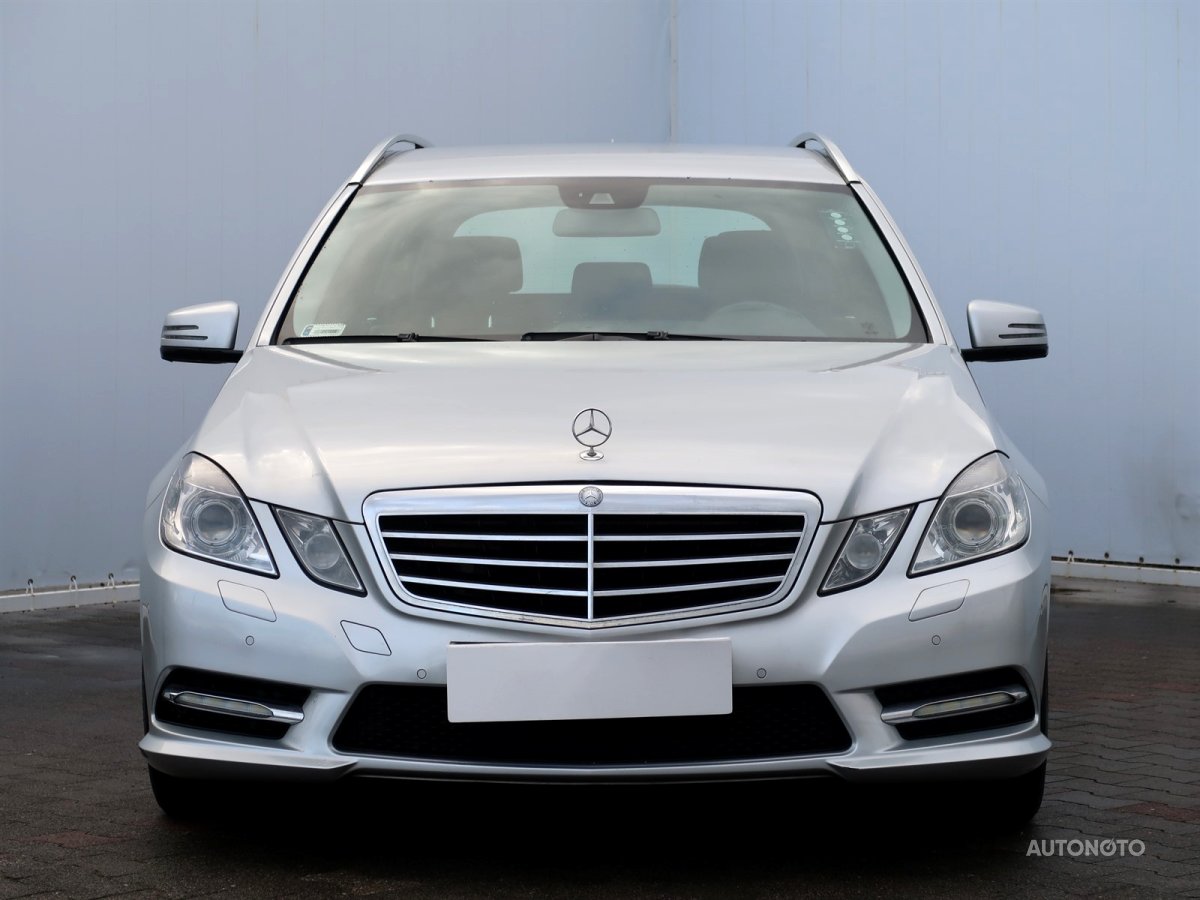 Mercedes-Benz E, 2012 - pohled č. 2