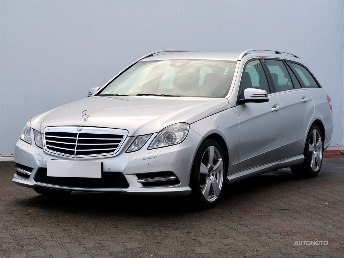 Mercedes-Benz E, 2012 - pohled č. 3