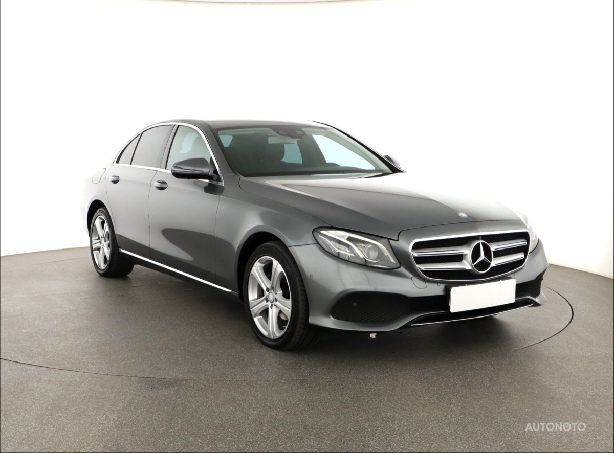 Mercedes-Benz E, 2016 - celkový pohled