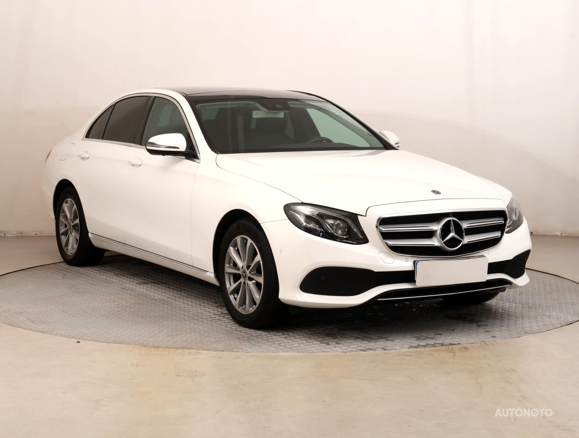 Mercedes-Benz E, 2018 - pohled č. 1