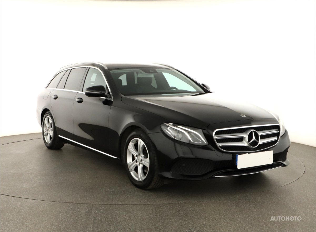 Mercedes-Benz E, 2017 - pohled č. 1