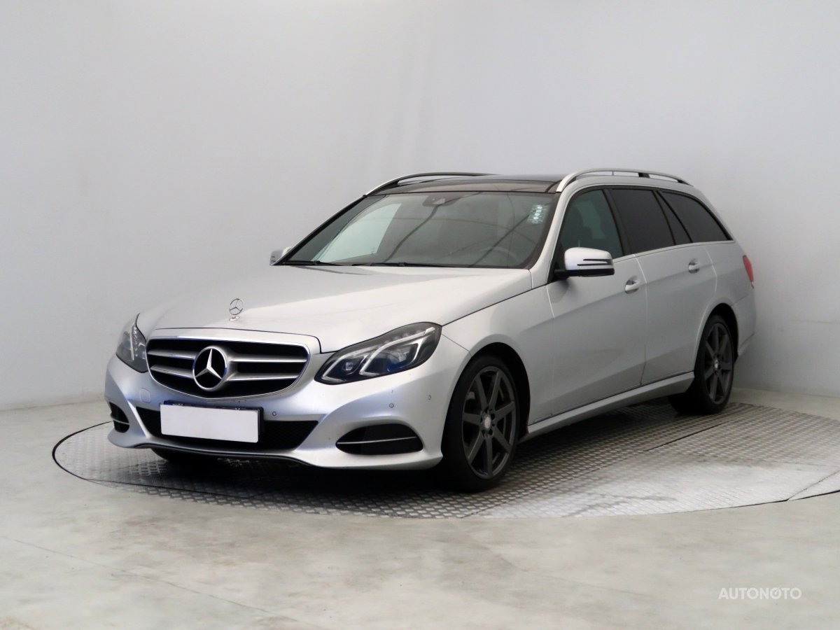 Mercedes-Benz E, 2013 - pohled č. 3