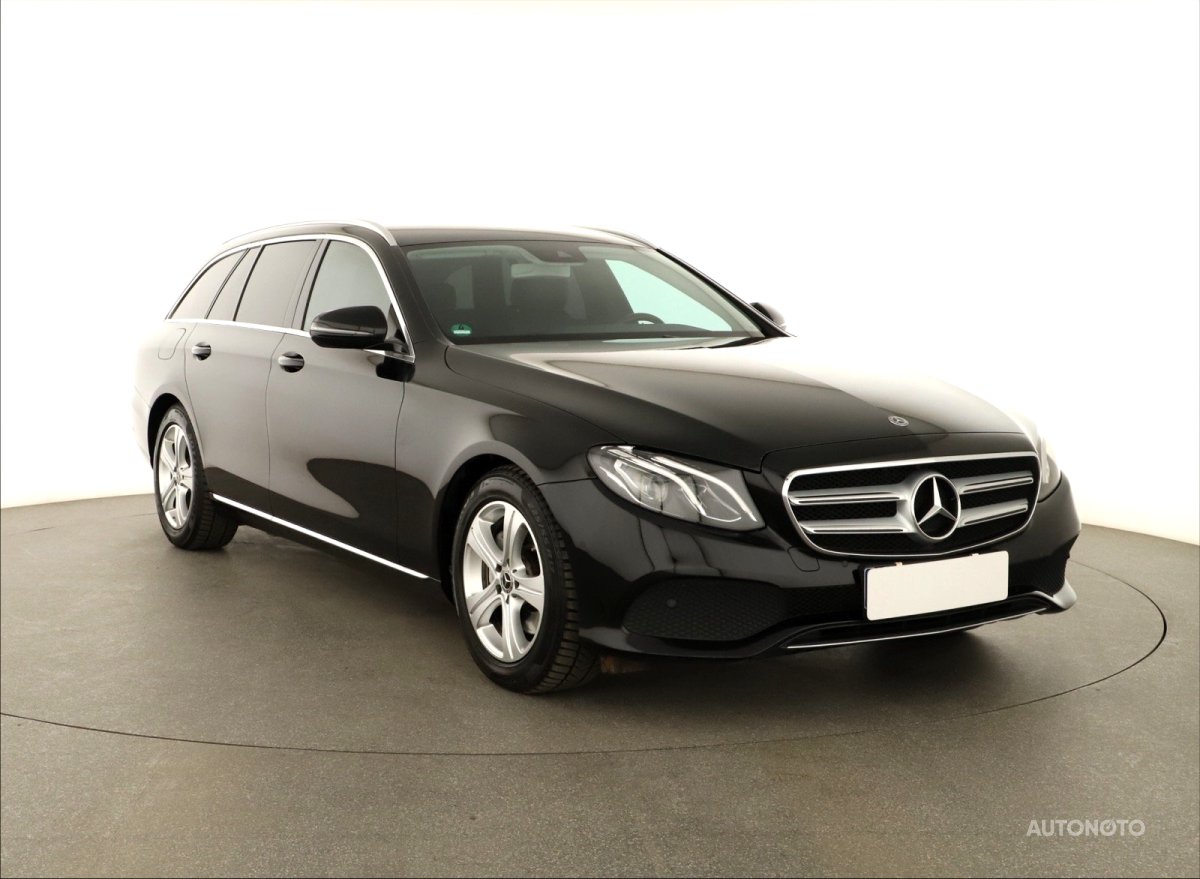 Mercedes-Benz E, 2018 - pohled č. 1