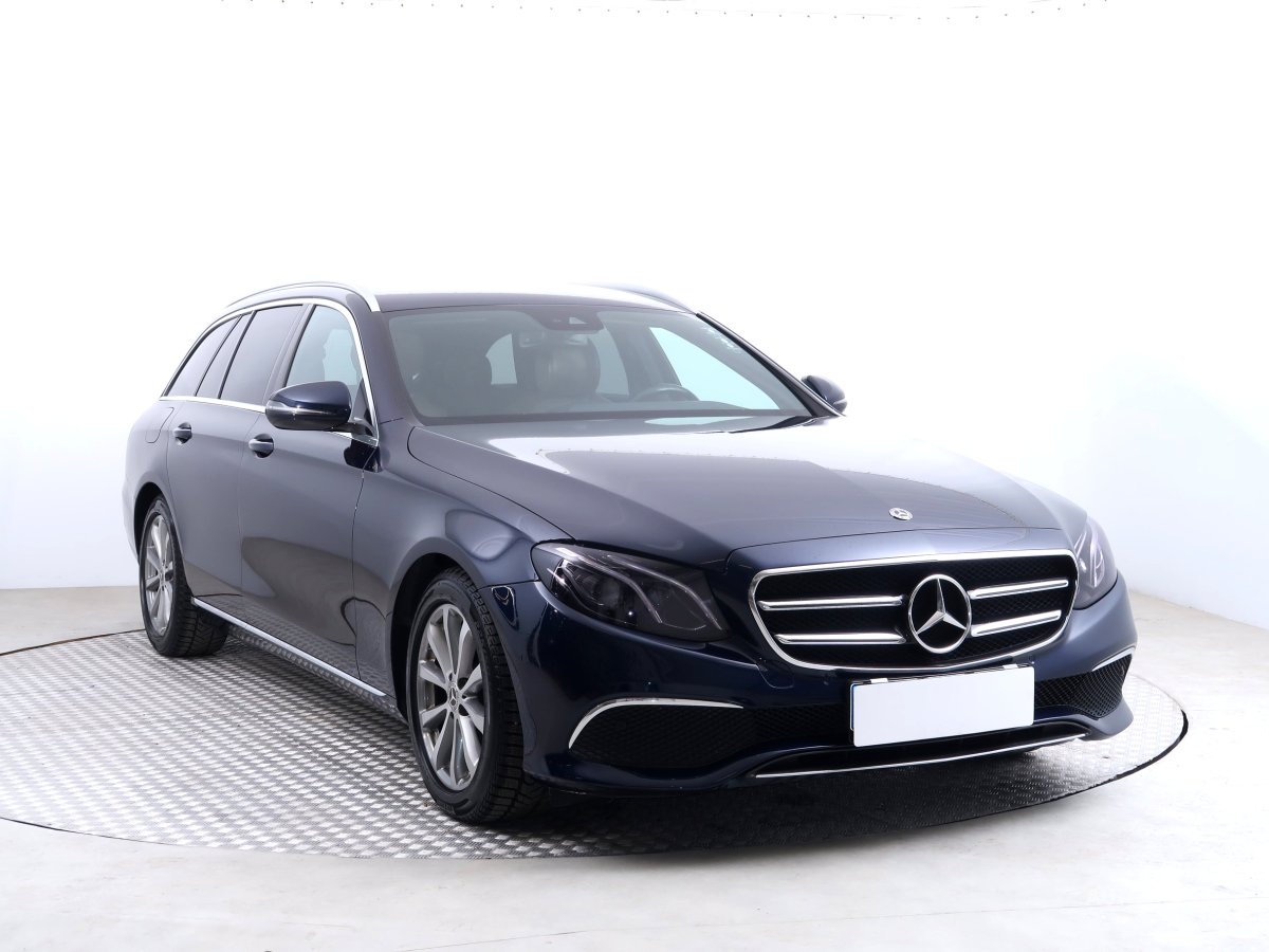 Mercedes-Benz E, 2018 - pohled č. 1