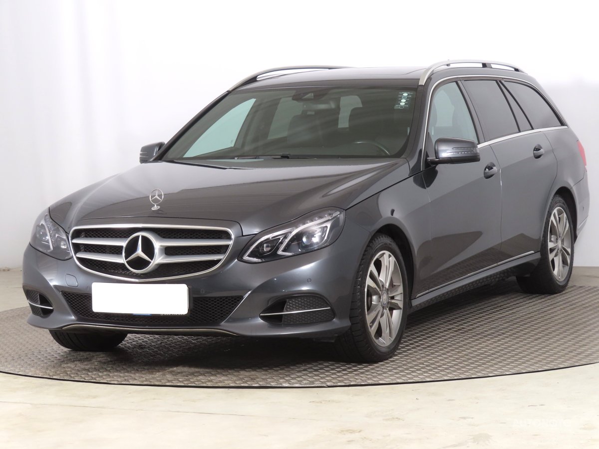 Mercedes-Benz E, 2014 - pohled č. 3
