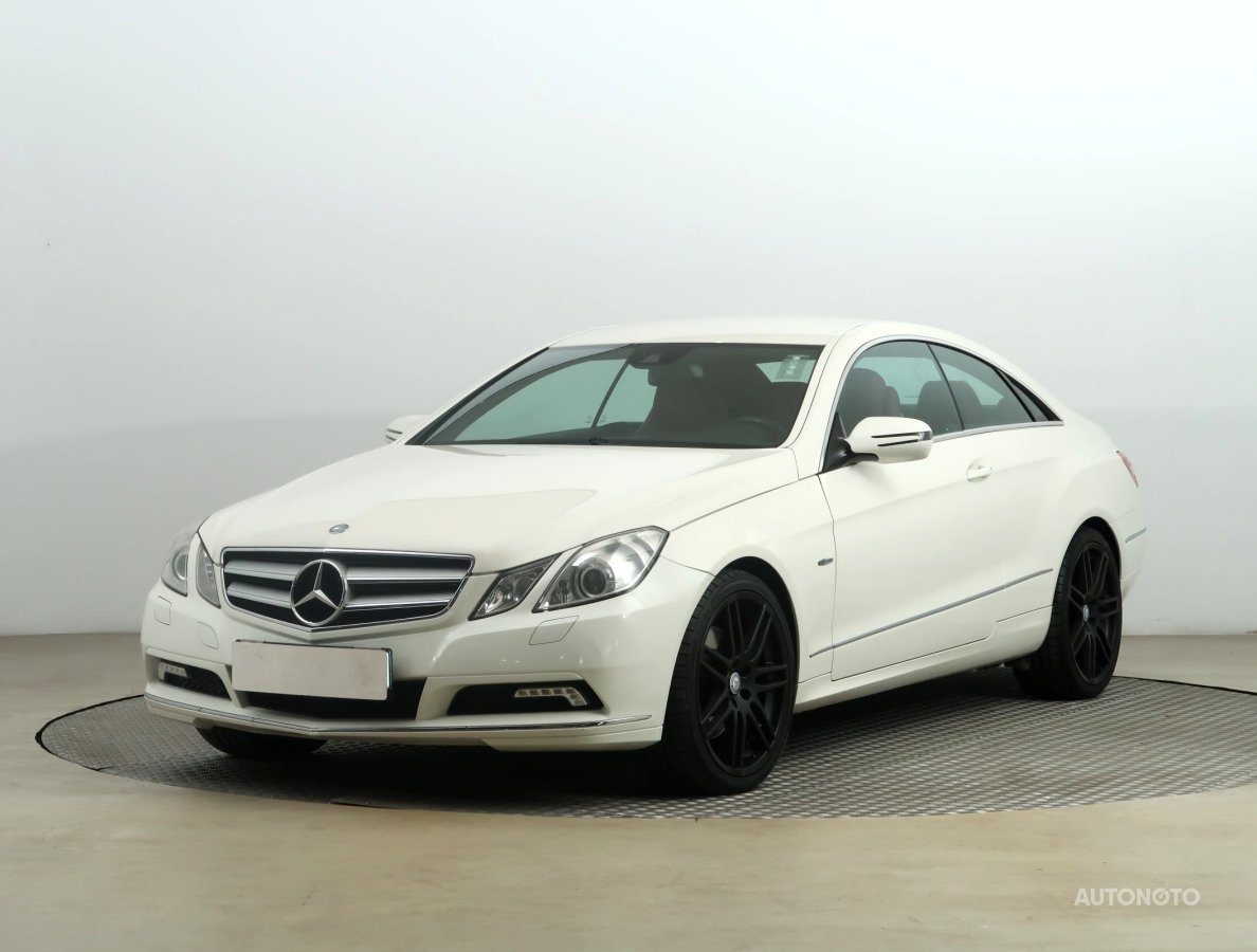 Mercedes-Benz E, 2009 - pohled č. 3