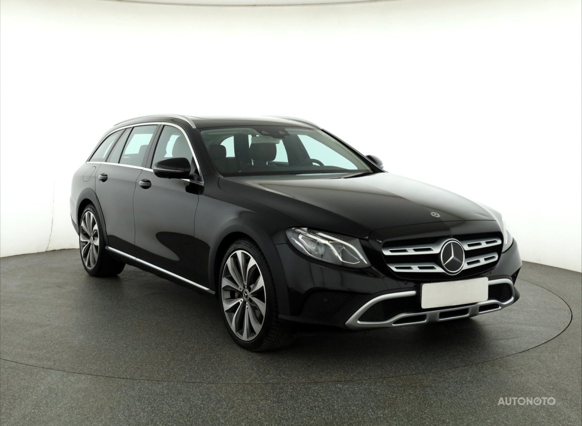 Mercedes-Benz E, 2019 - celkový pohled