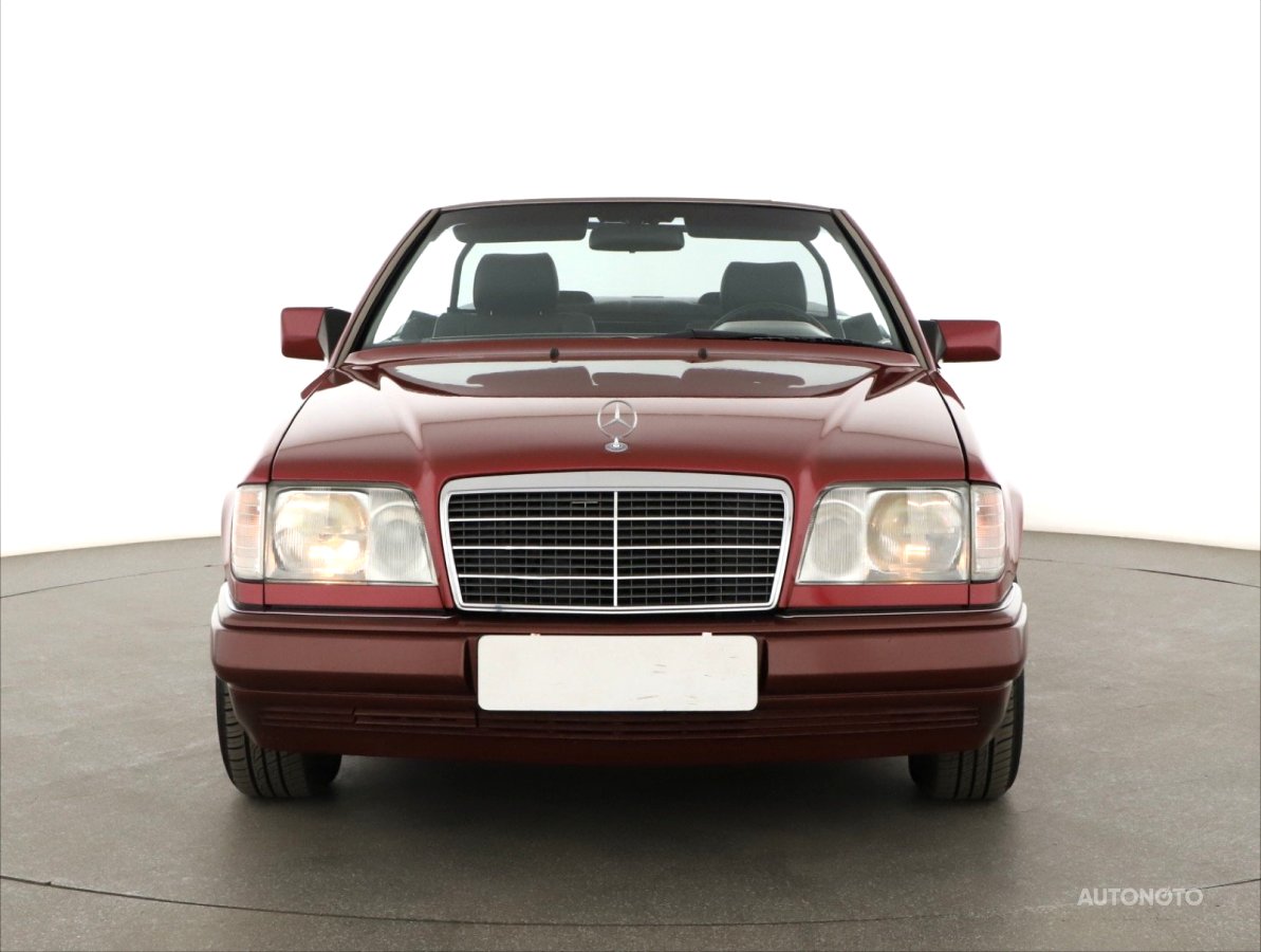 Mercedes-Benz E, 1994 - pohled č. 2