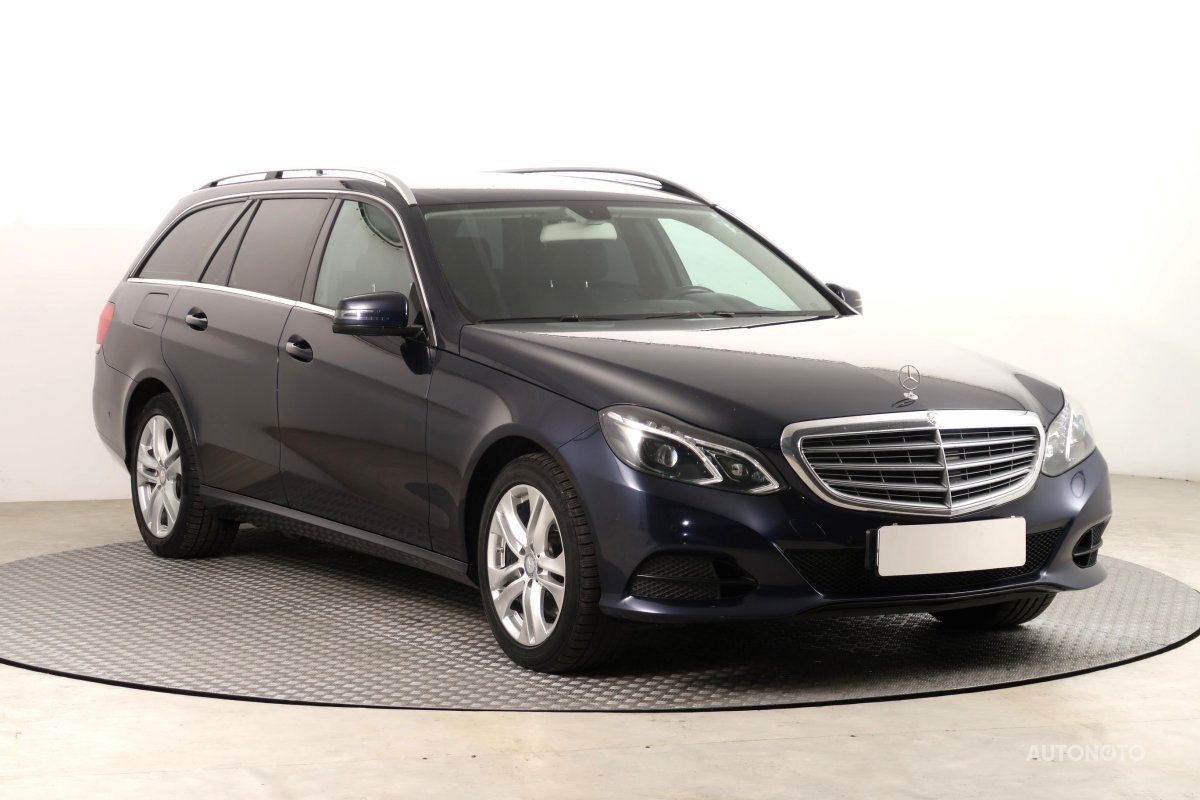 Mercedes-Benz E, 2016 - celkový pohled