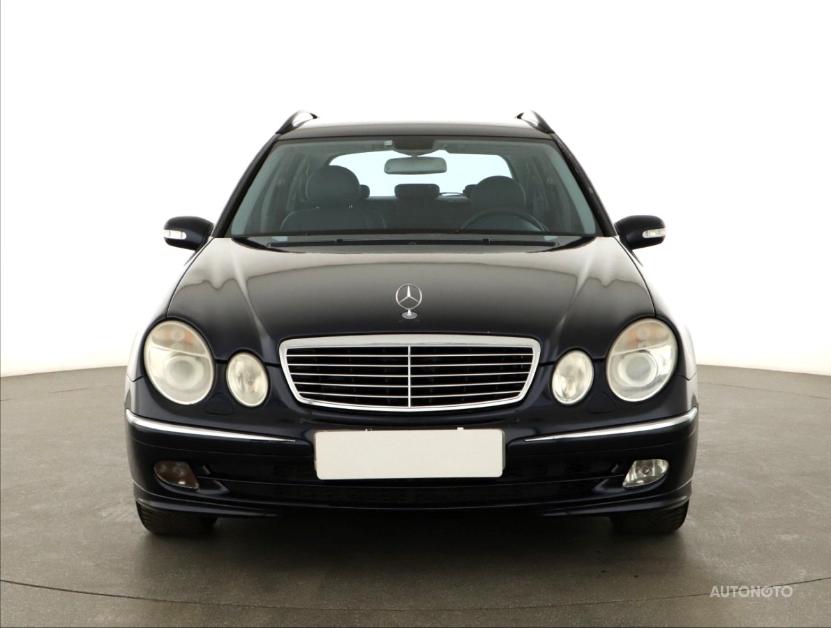 Mercedes-Benz E, 2003 - pohled č. 2