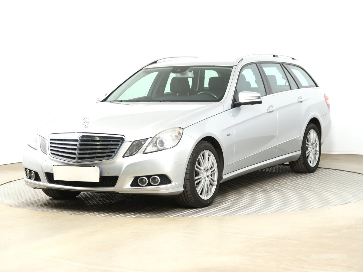 Mercedes-Benz E, 2010 - pohled č. 3