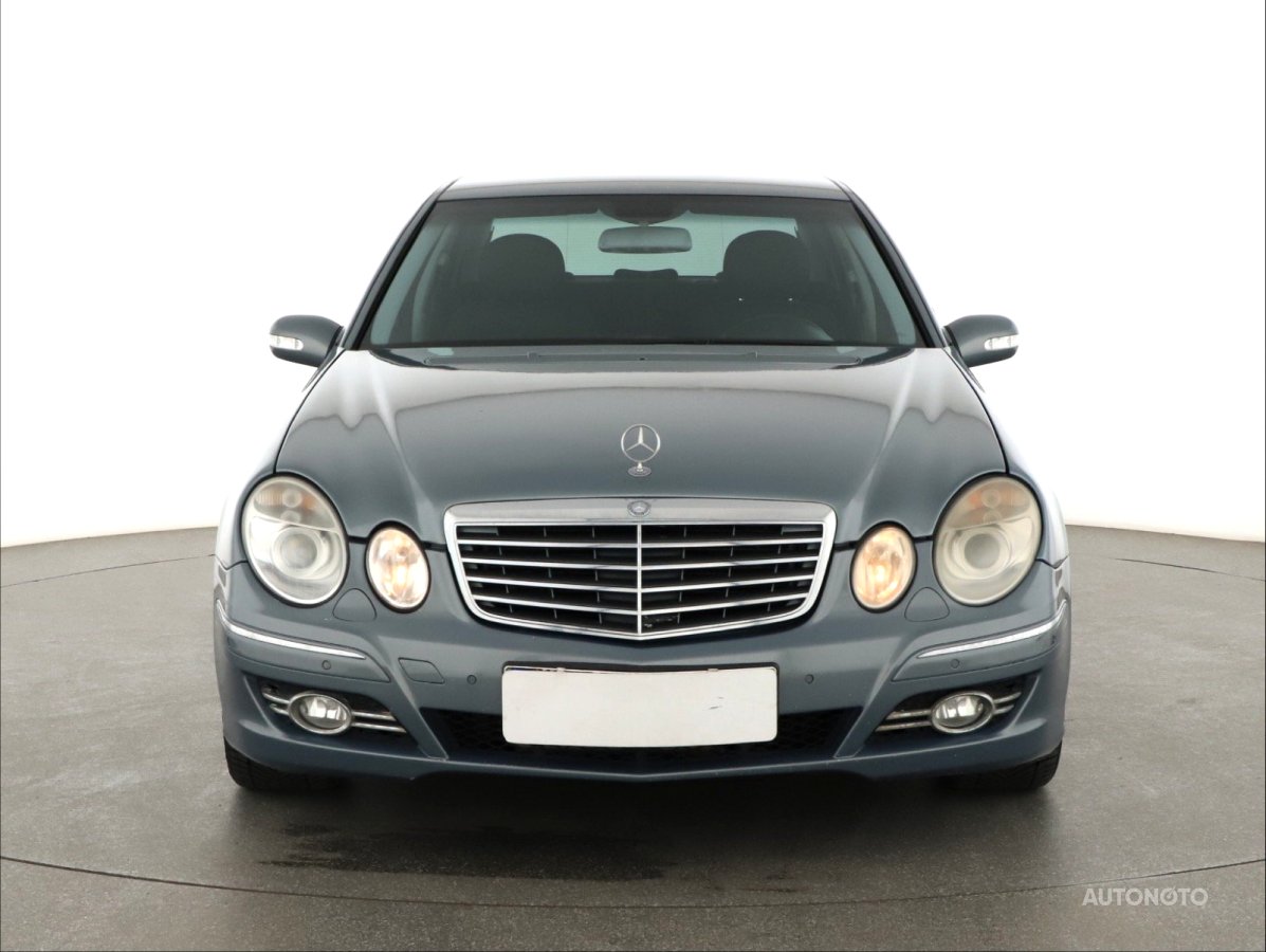 Mercedes-Benz E, 2006 - pohled č. 2