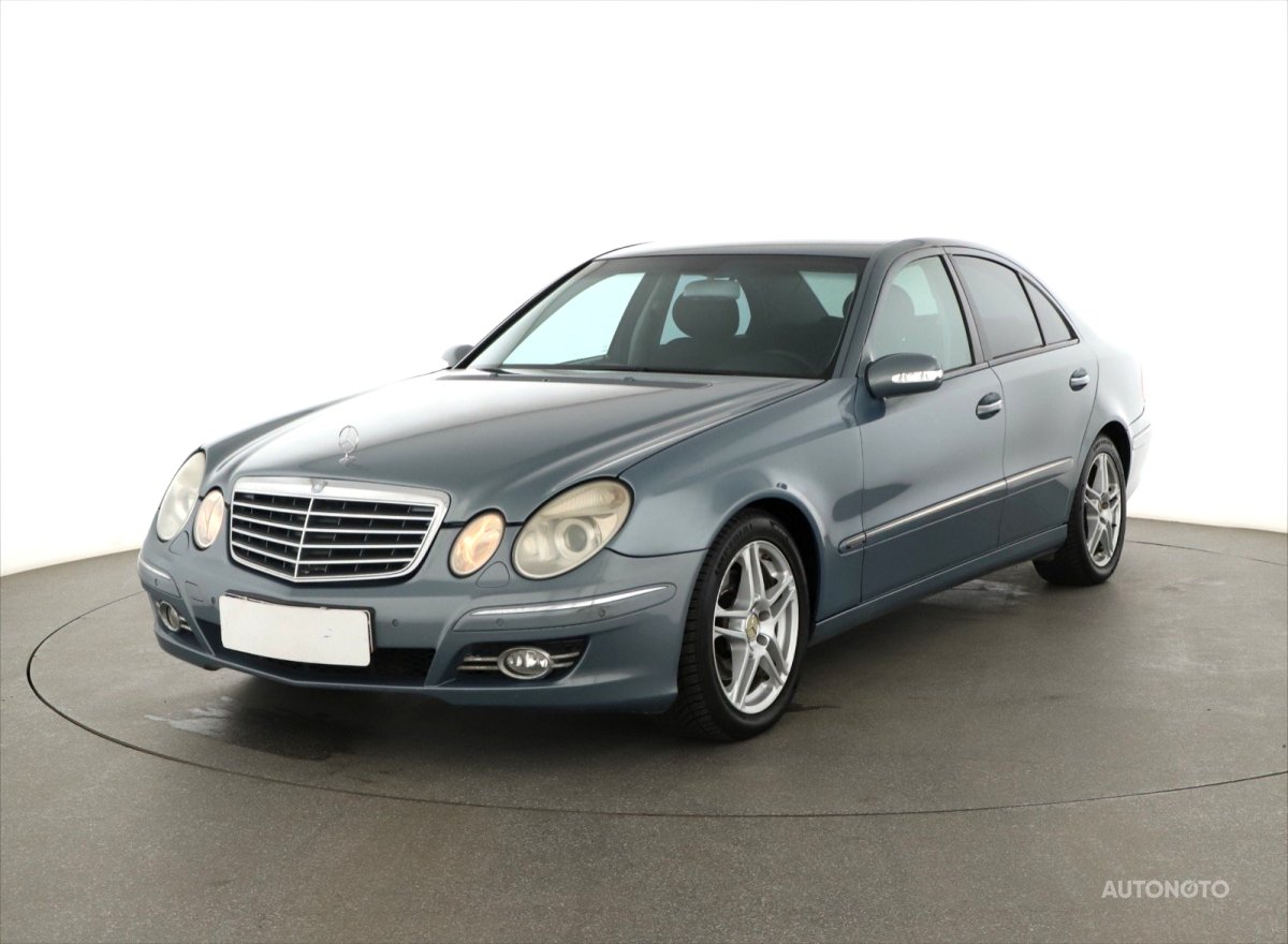 Mercedes-Benz E, 2006 - pohled č. 3