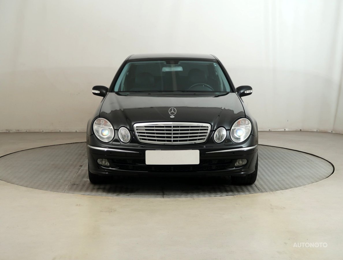 Mercedes-Benz E, 2006 - pohled č. 2