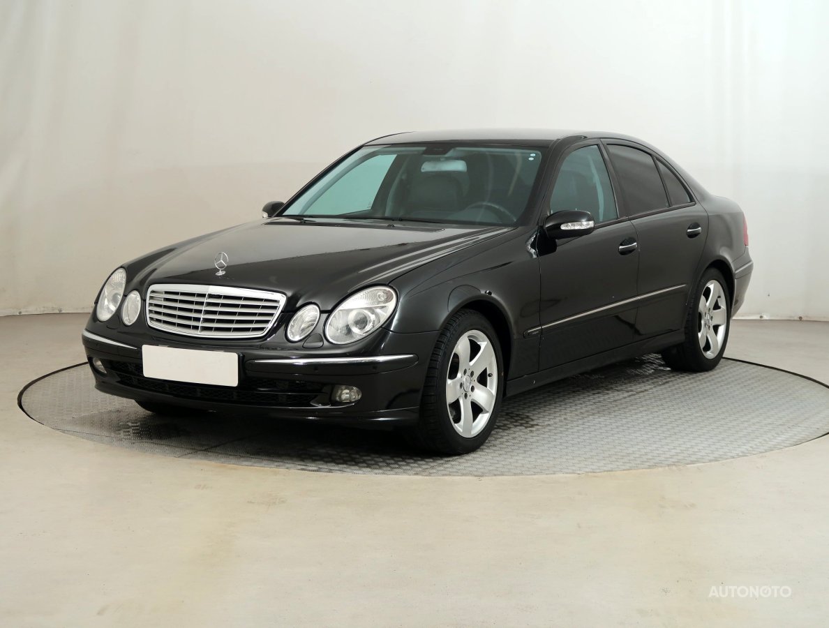 Mercedes-Benz E, 2006 - pohled č. 3
