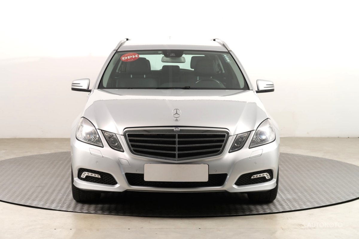 Mercedes-Benz E, 2010 - pohled č. 2