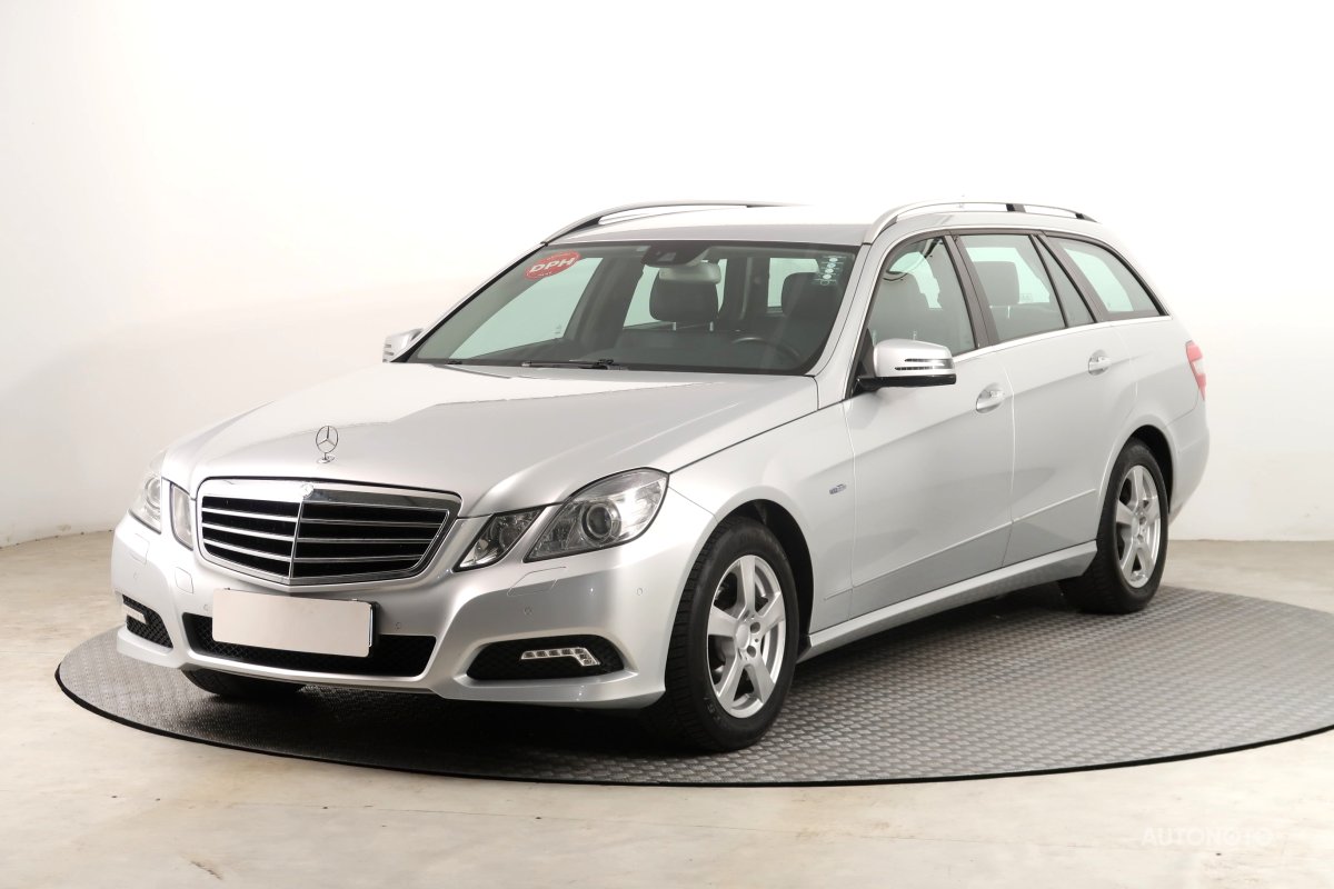 Mercedes-Benz E, 2010 - pohled č. 3