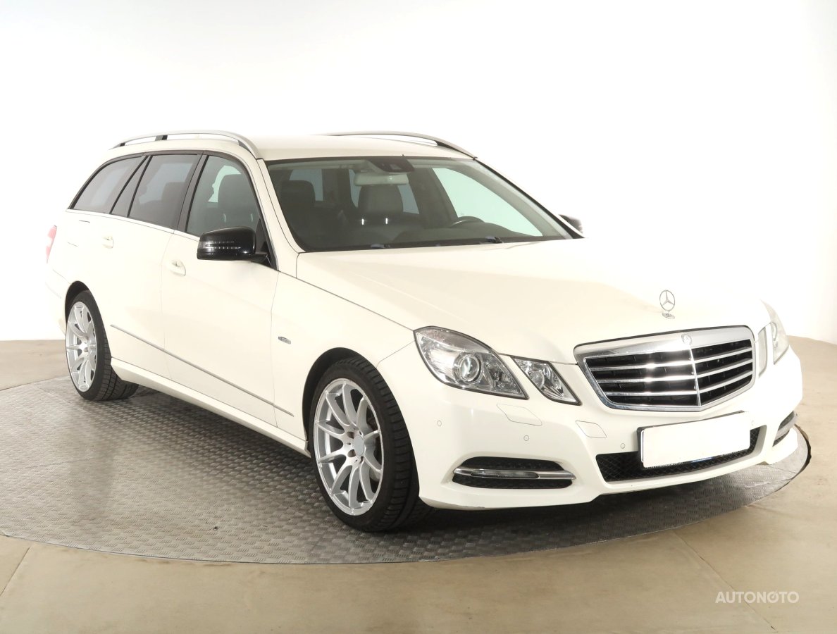 Mercedes-Benz E, 2011 - pohled č. 1