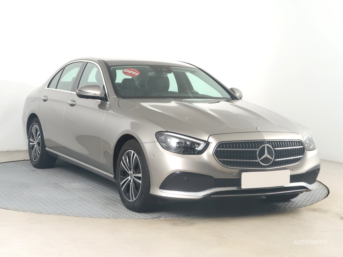 Mercedes-Benz E, 2021 - celkový pohled