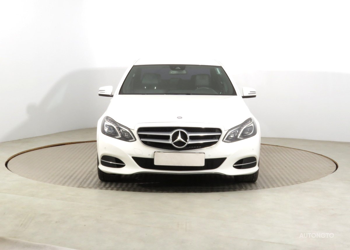 Mercedes-Benz E, 2014 - pohled č. 2