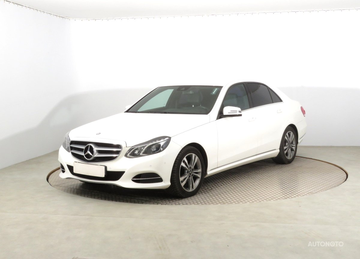 Mercedes-Benz E, 2014 - pohled č. 3