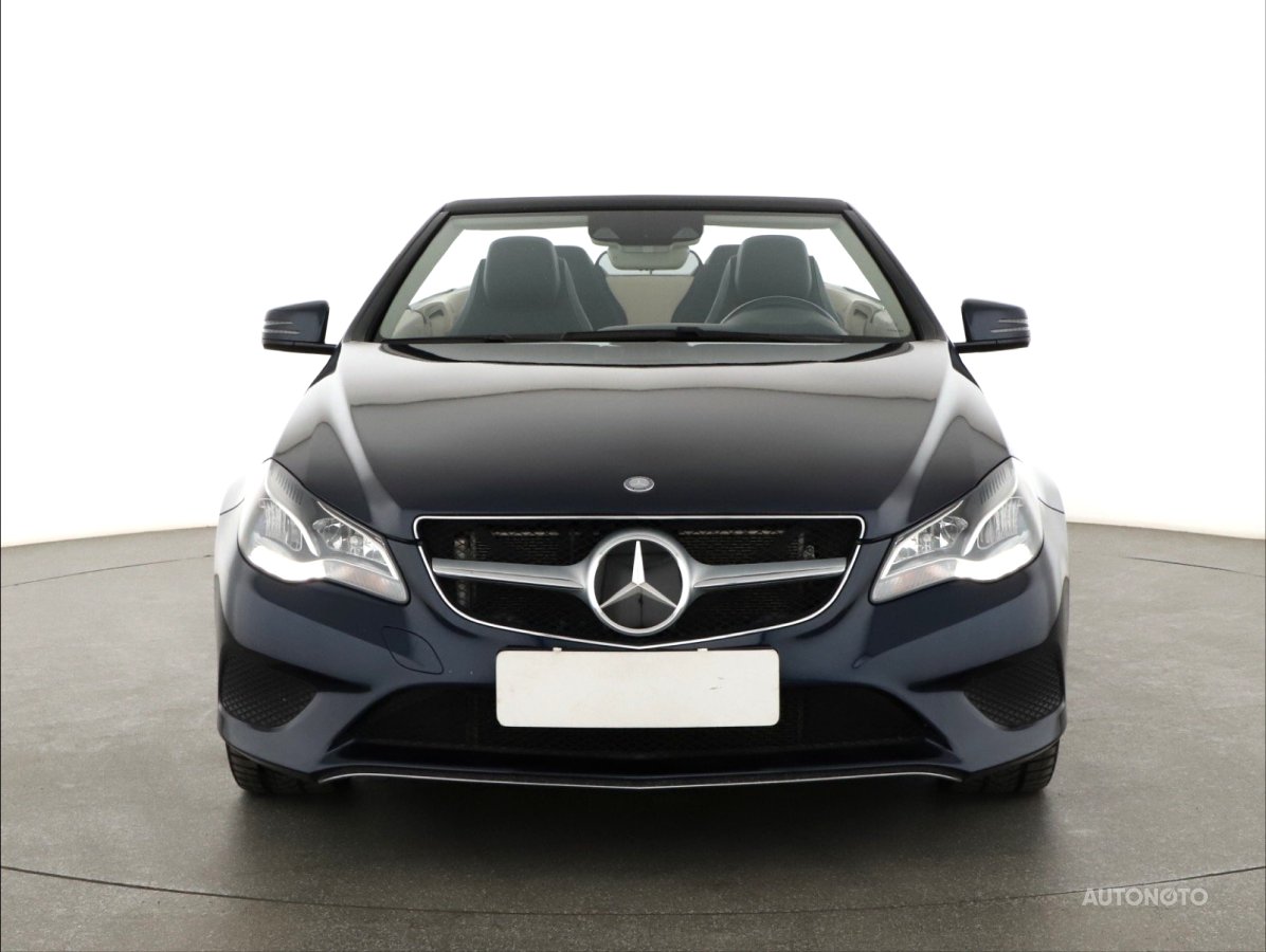 Mercedes-Benz E, 2016 - pohled č. 2