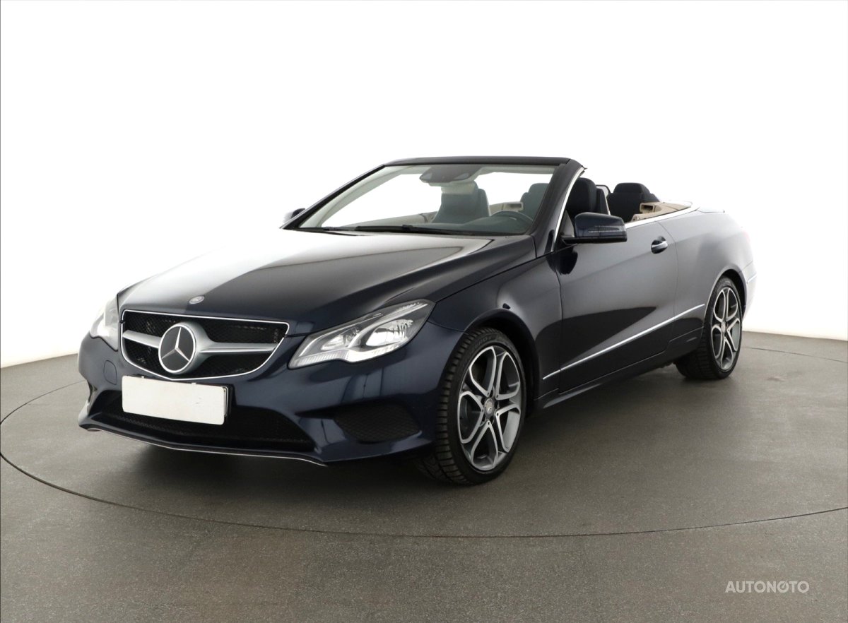 Mercedes-Benz E, 2016 - pohled č. 3