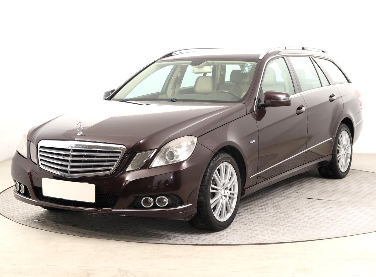 Mercedes-Benz E, 2010 - pohled č. 3