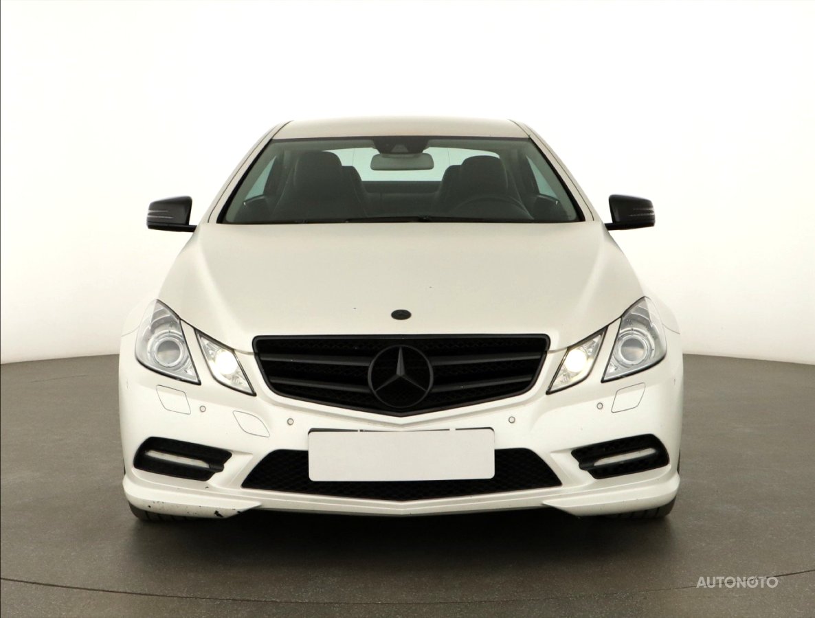 Mercedes-Benz E, 2012 - pohled č. 2