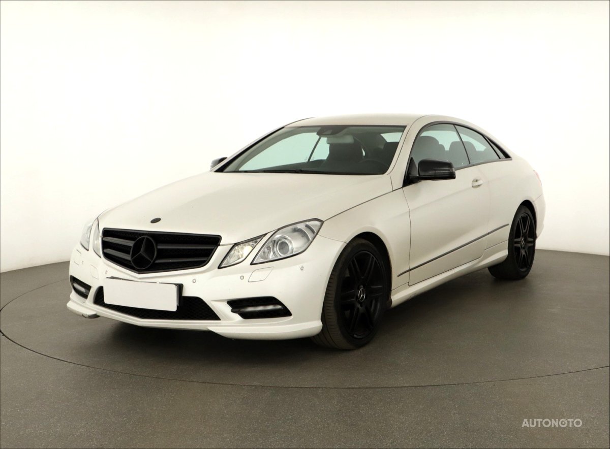 Mercedes-Benz E, 2012 - pohled č. 3