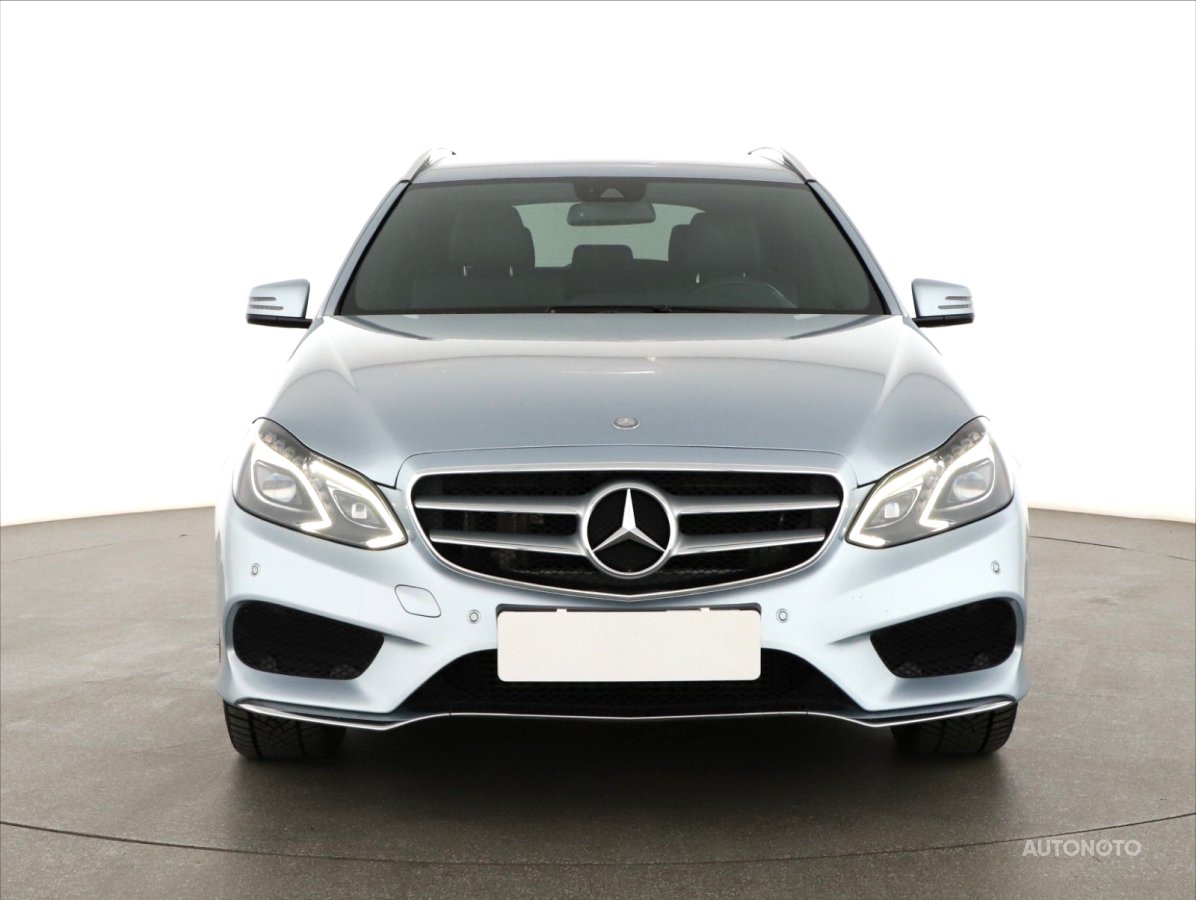 Mercedes-Benz E, 2013 - pohled č. 2