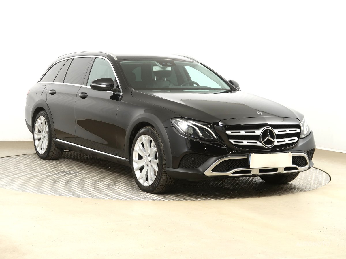 Mercedes-Benz E, 2017 - celkový pohled