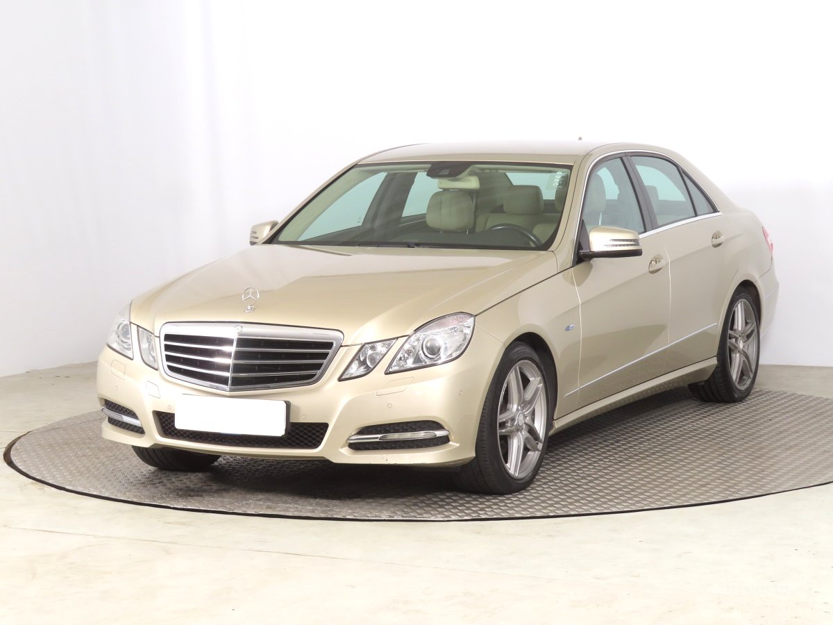 Mercedes-Benz E, 2011 - pohled č. 3