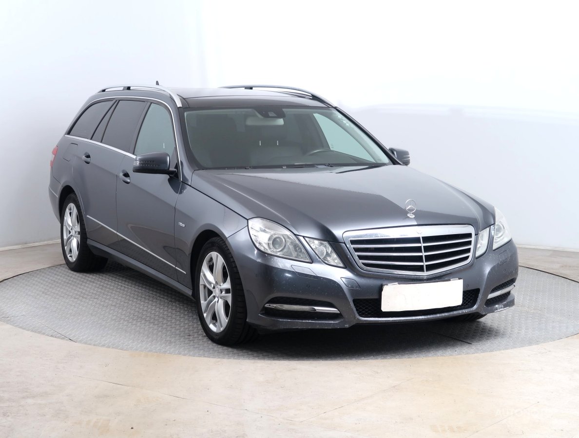 Mercedes-Benz E, 2011 - celkový pohled