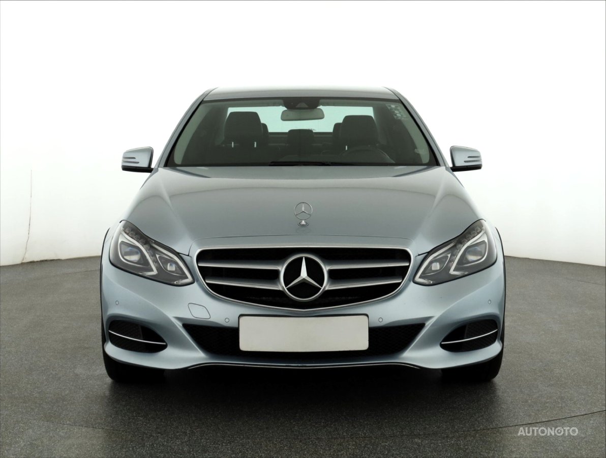 Mercedes-Benz E, 2013 - pohled č. 2