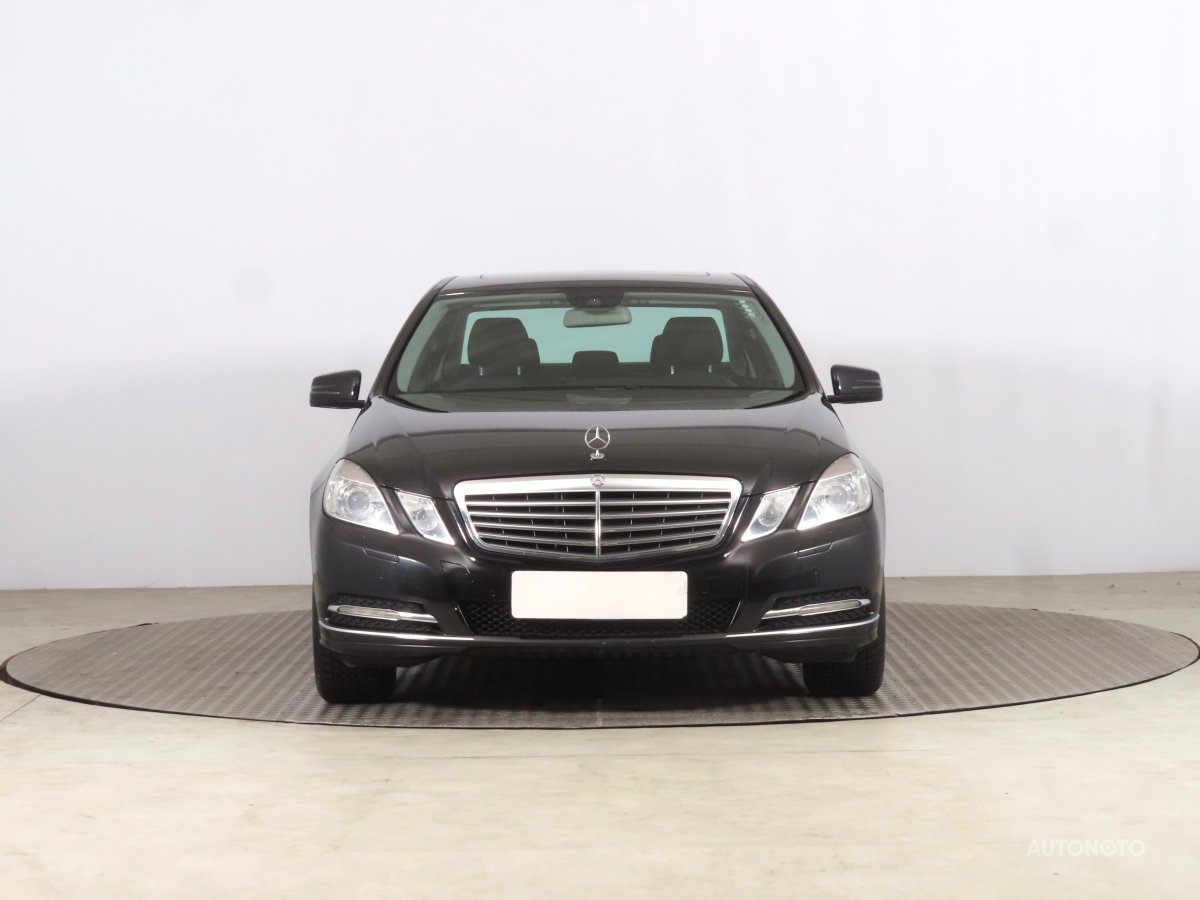 Mercedes-Benz E, 2012 - pohled č. 2