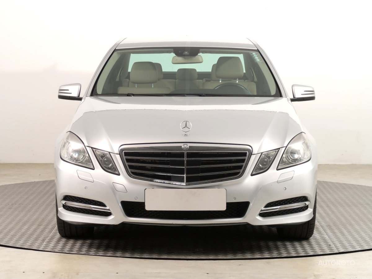 Mercedes-Benz E, 2010 - pohled č. 2