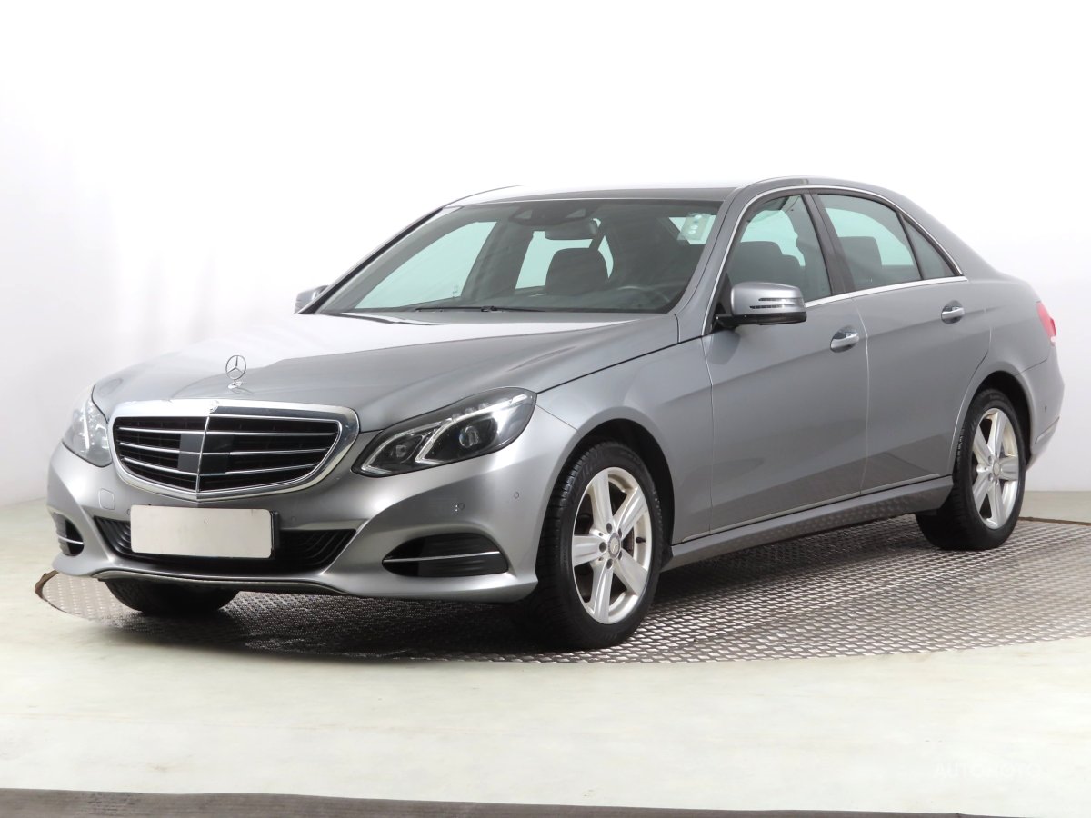 Mercedes-Benz E, 2013 - pohled č. 3