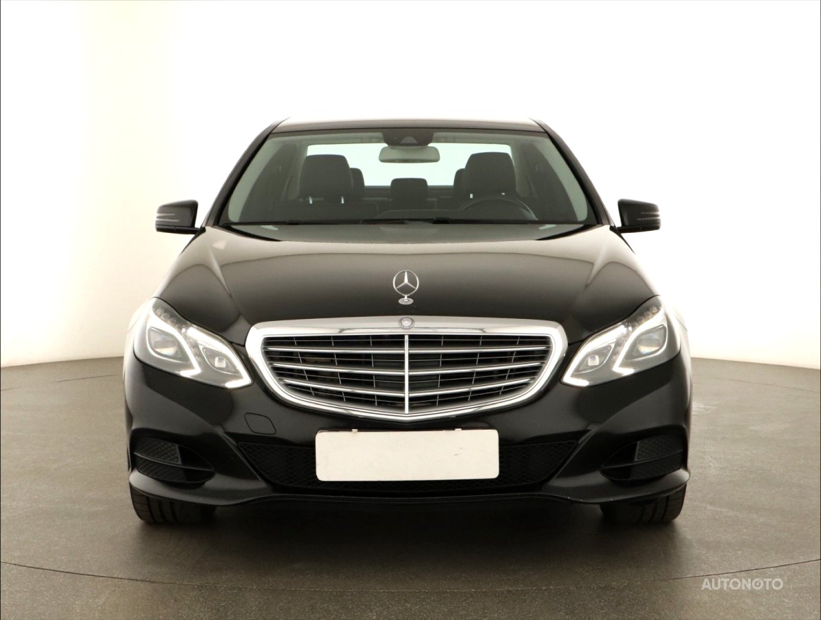 Mercedes-Benz E, 2015 - pohled č. 2