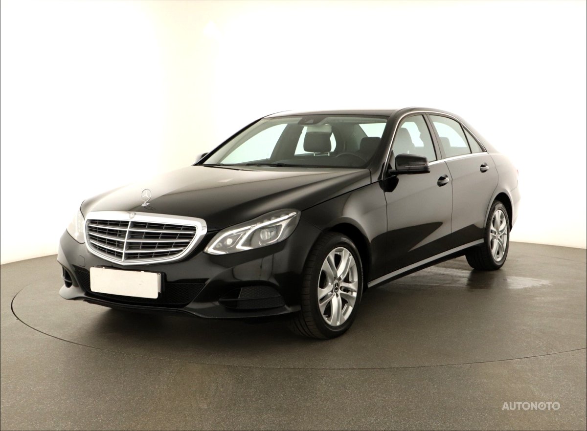 Mercedes-Benz E, 2015 - pohled č. 3