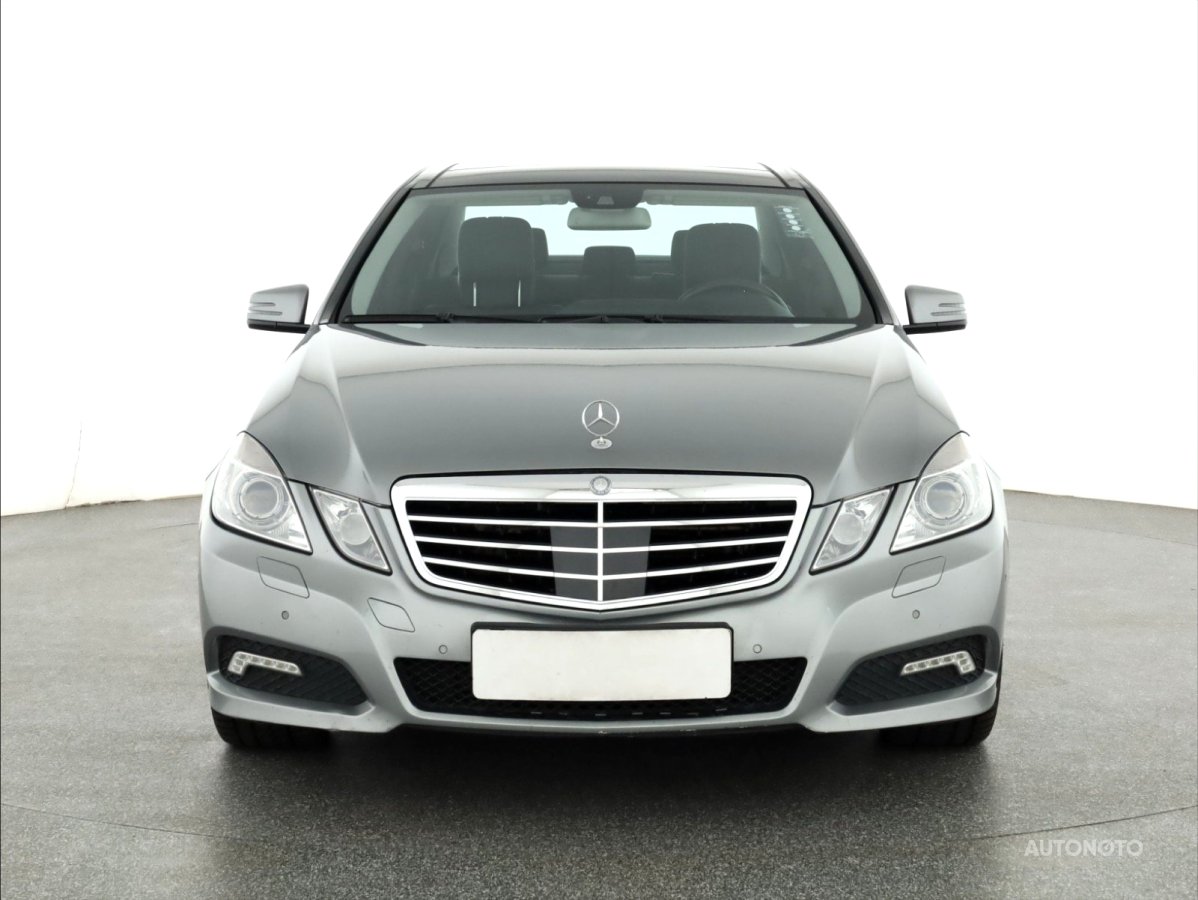 Mercedes-Benz E, 2010 - pohled č. 2