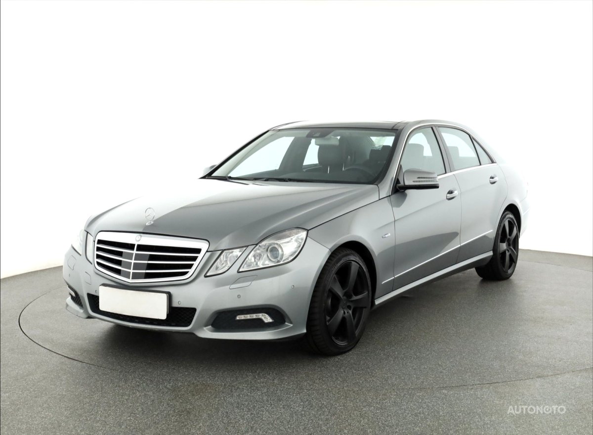Mercedes-Benz E, 2010 - pohled č. 3