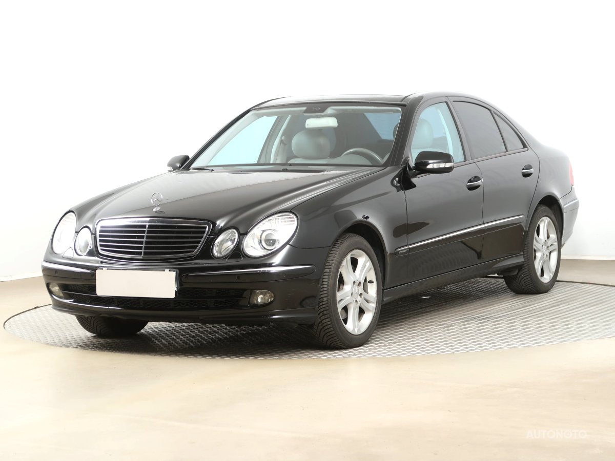 Mercedes-Benz E, 2008 - pohled č. 3
