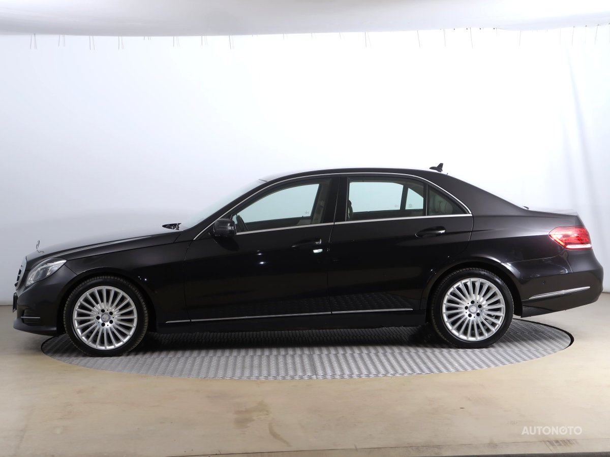 Mercedes-Benz E, 2013 - pohled č. 3