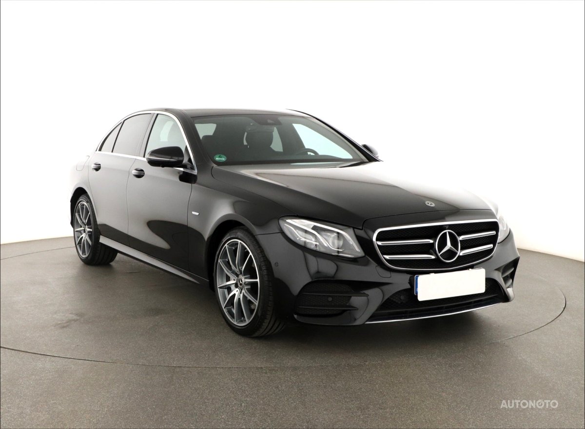 Mercedes-Benz E, 2020 - celkový pohled