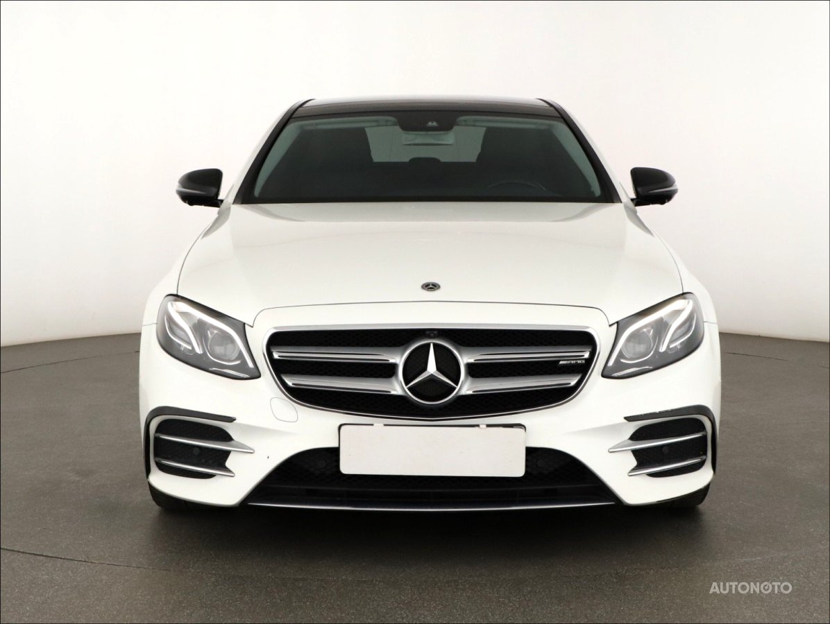 Mercedes-Benz E, 2019 - pohled č. 2