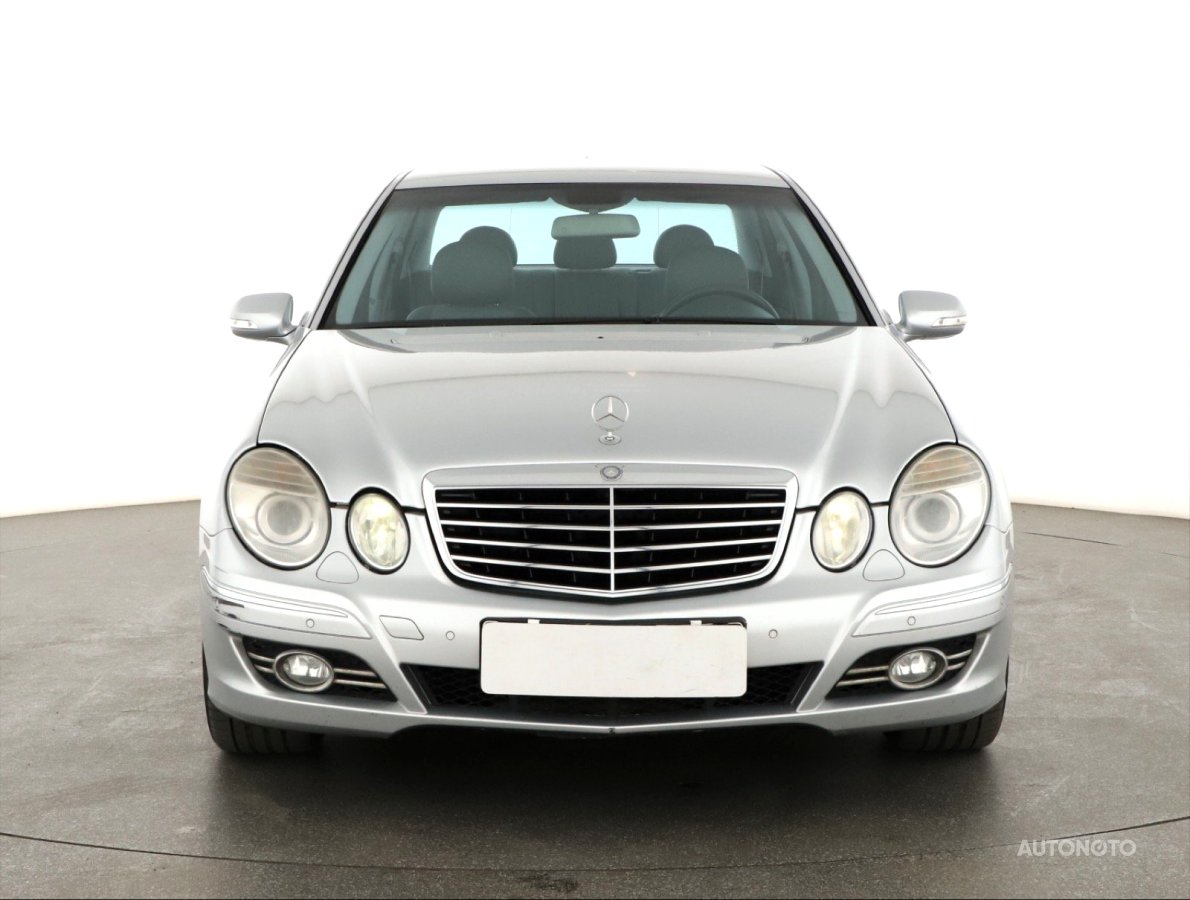 Mercedes-Benz E, 2007 - pohled č. 2