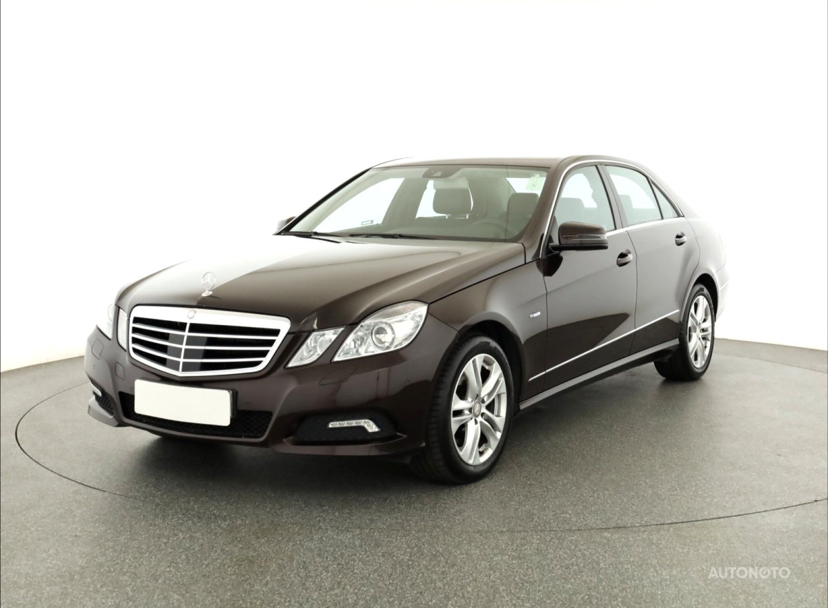 Mercedes-Benz E, 2009 - pohled č. 3