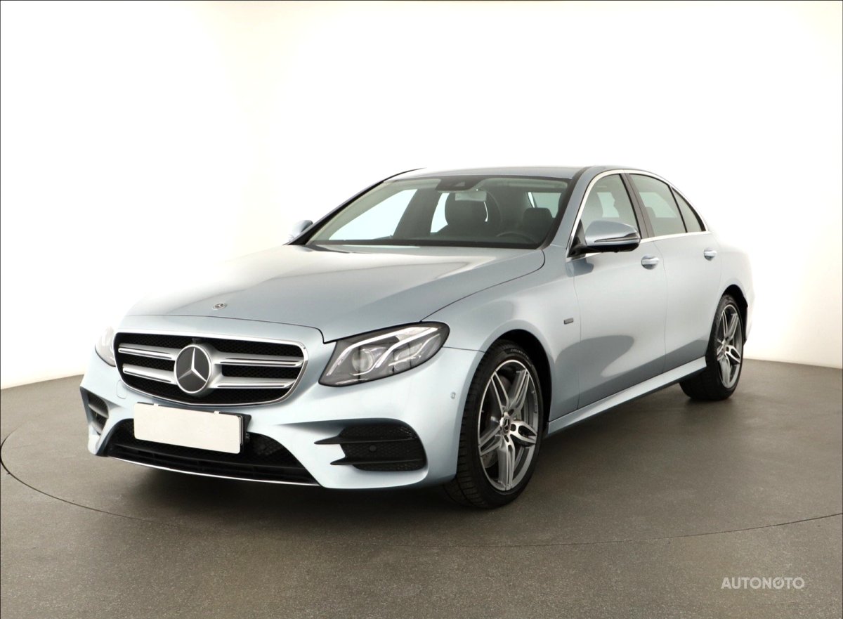 Mercedes-Benz E, 2018 - pohled č. 3